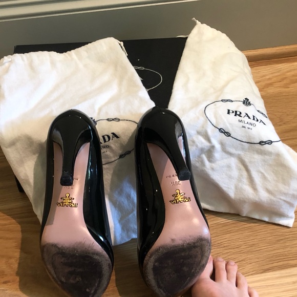 Vintage Prada Patent Leather Peep Toe heel Very Good Condition - Picture 5 of 12